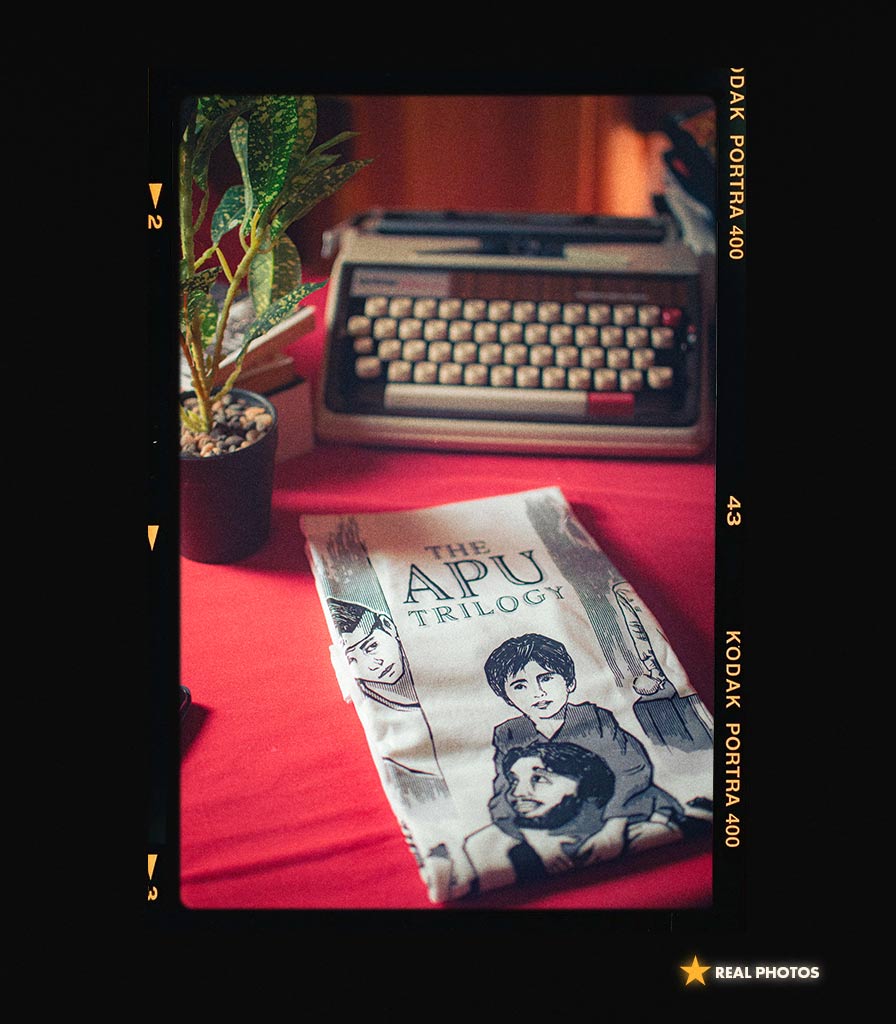 Apu Trilogy • Satyajit Ray Cinema Tribute T-shirt • Vintage Edition